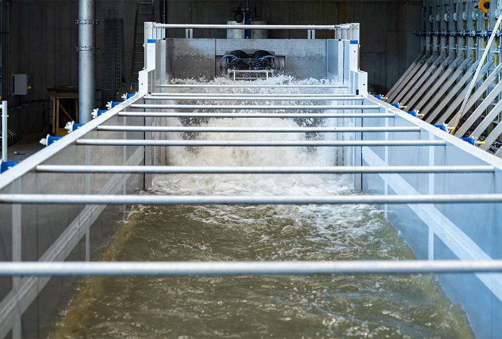 Brandneu und faszinierend: Das von ATP Architekten Ingenieure konzipierte Wasserbaulabor der Universität für Bodenkultur, das im Rahmen von Open House Wien seine Pforten für Besucher öffnet. (Bild: Christoph Gruber / BOKU)