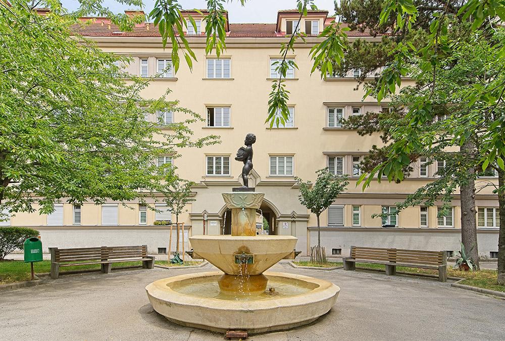 Gemeindebauten wie der Sandleitenhof haben Wien den Ruf einer Pionierstadt in Sachen sozialem Wohnbau eingetragen. (Bild: Filmgut / Thomas Zeller)