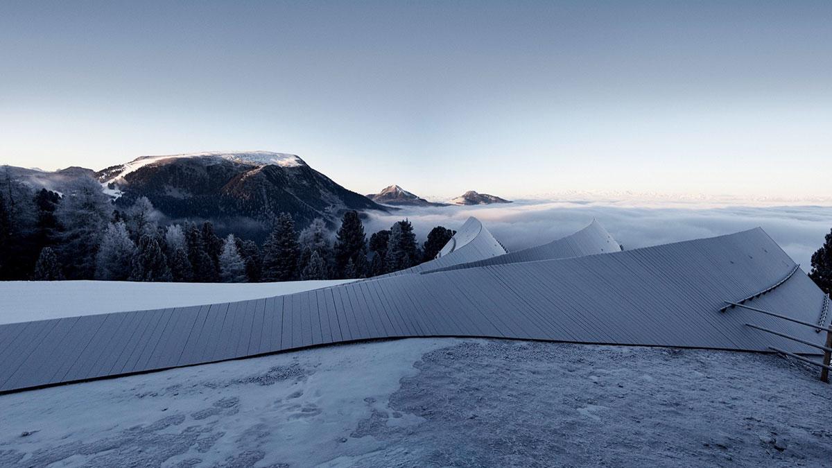 Dach, Berghütte Oberholz, Obereggen, Peter Pichler, Pavol Mikolajcak, Südtirol, Dolomiten