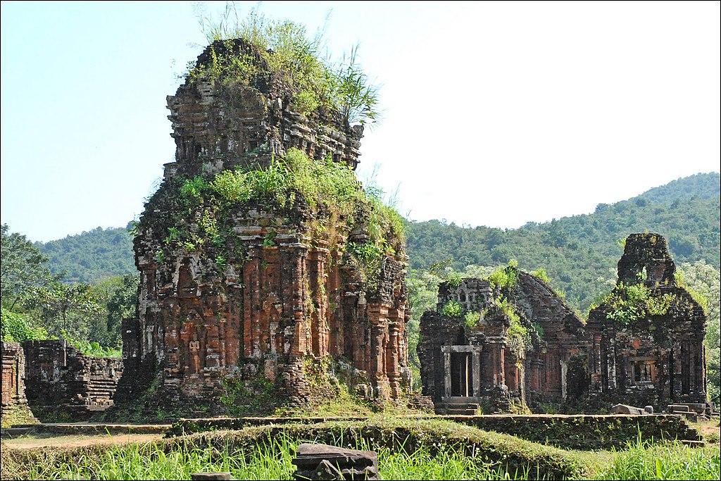 Tropical Space hat Anleihen bei den Cham-Tempel in Vietnam genommen