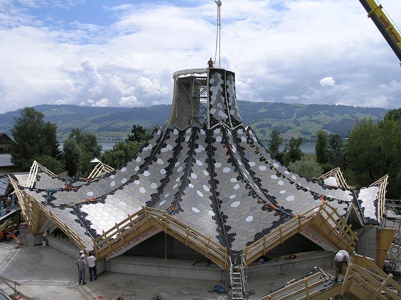 Montage, Knie's Zauberhut, Holzbau, Zirkus Knie, Carlos Martinez Architekten, Rapperswill, Schweiz