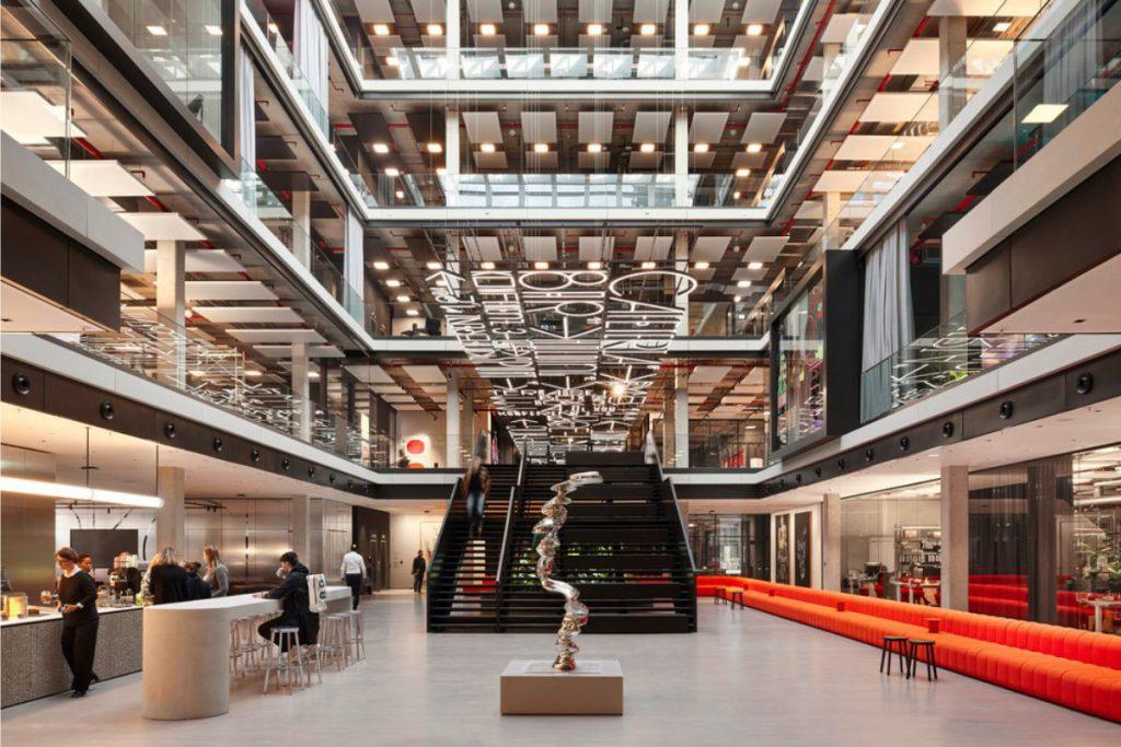House of Communication: Über drei Gebäude verteilt finden sich flexible und nutzerorientierte Arbeitswelten, die durch einen Innovation Track verbunden sind