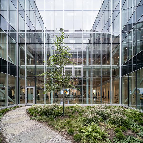 Der neue ESS Forschungscampus in Lund, designt von Henning Larsen, COBE und SLA. (Bild: Rasmus Hjortshøj)