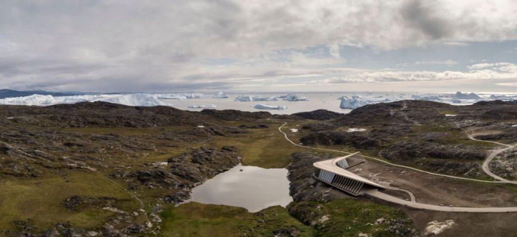 das Informations- und Kulturzentrum liegt in der kleinen grönländischen Stadt Ilulissat