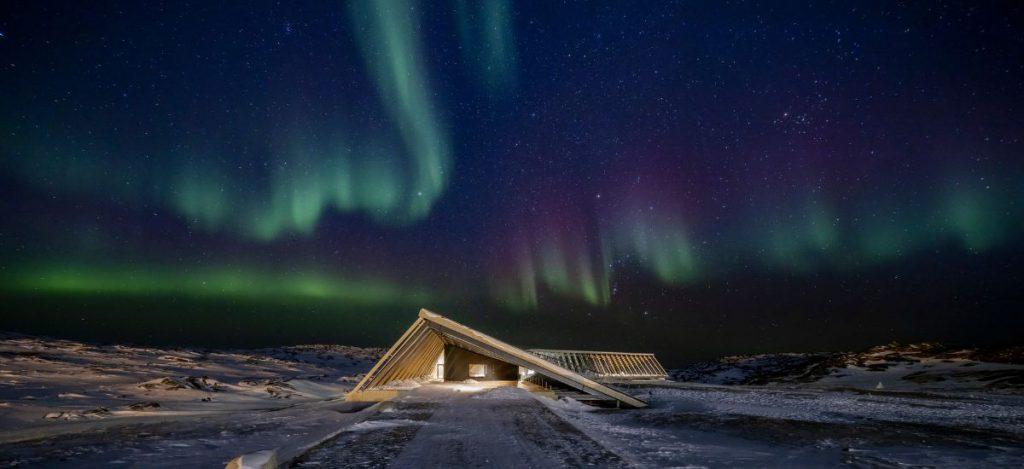 Die Inspiration für das Design kam von einer Schnee-Eule die auf einem Berg landet. 