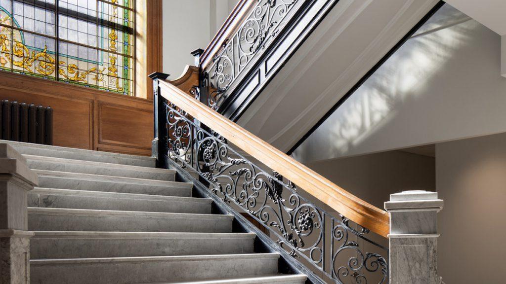 Alte Treppe in der Bibliothek Maisonneuve