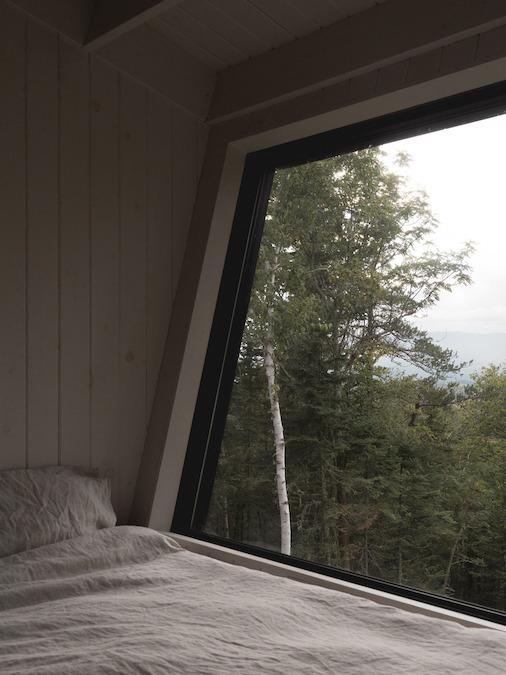 Bett Wandverleidung Panoramafenster 