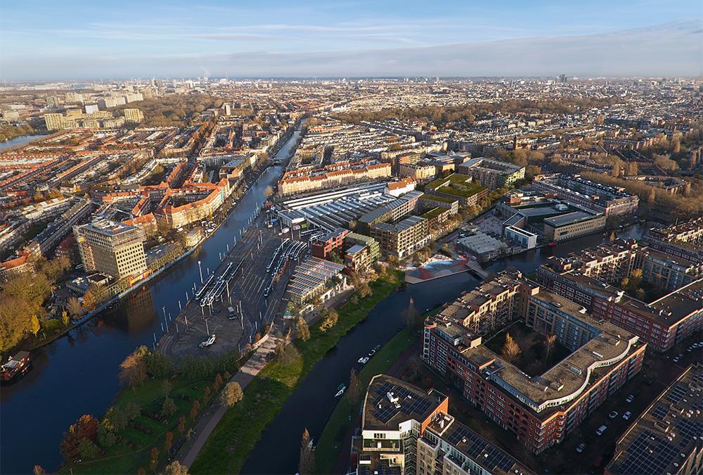 Blick in die Zukunft: Amsterdams neues Stadtquartier VrijHaven zwischen Havenstraat, Karperweg, Stadiongracht und Schinkeleilanden Park. (Bild: Proloog)