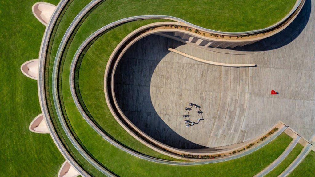 Nokha Village Community Centre; Rajasthan, Indien;Sanjay Puri Architects; Amphitheater; Innenhof; Vogelperspektive