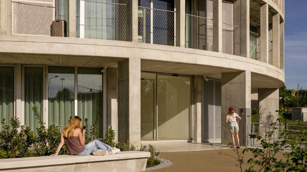 Eingang Hoso Tower; BigCity Asprela; Studentenwohnheim, Porto; OODA