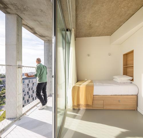 Hoso Tower; Studentenwohnheim; Studio mit Balkon