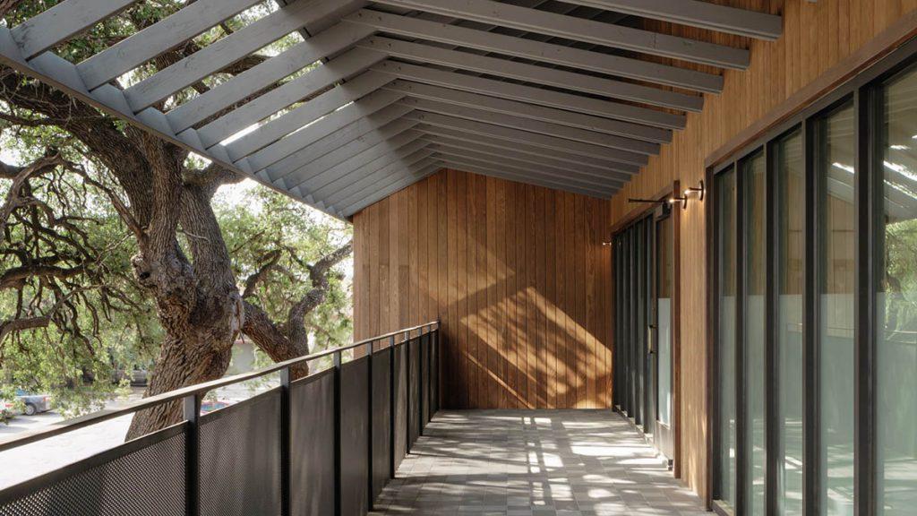 Balkon 2121 South Lamar