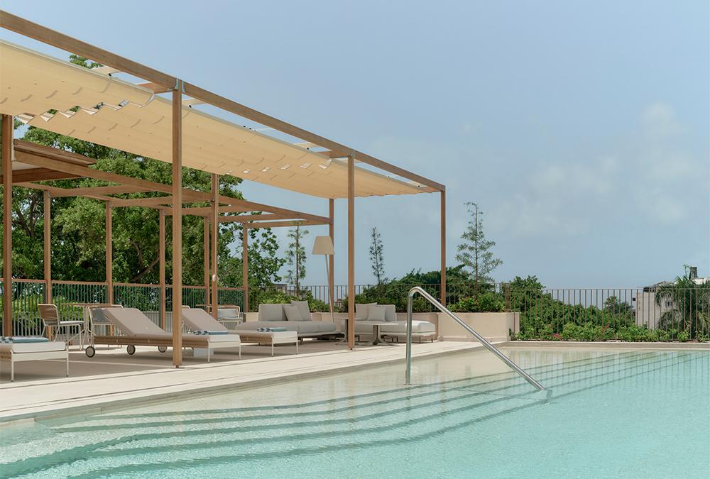 Luxus im alten Herzen der Großstadt Santo Domingo: Das Kimpton Las Mercedes lockt mit Poolterrasse auf dem Dach und Zimmern, die keine moderne Annehmlichkeit vermissen lassen. (Bild: Sergio Lopez)