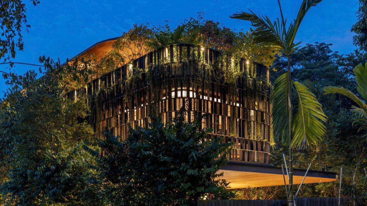 Touching Eden House
