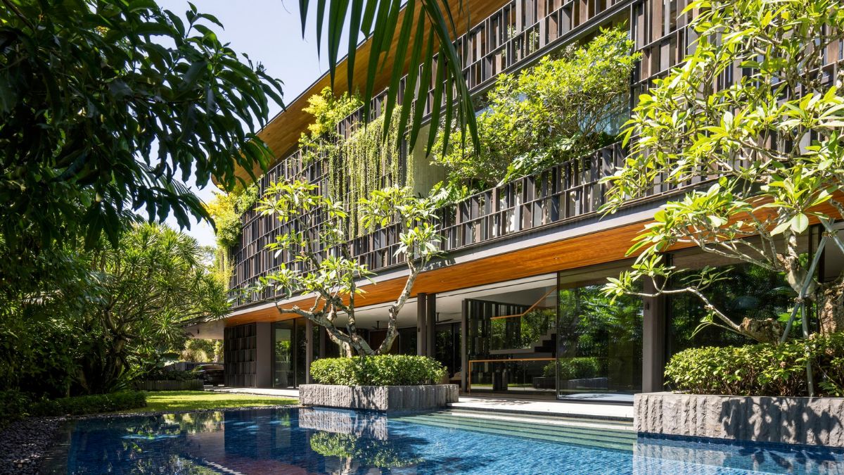 Touching Eden House