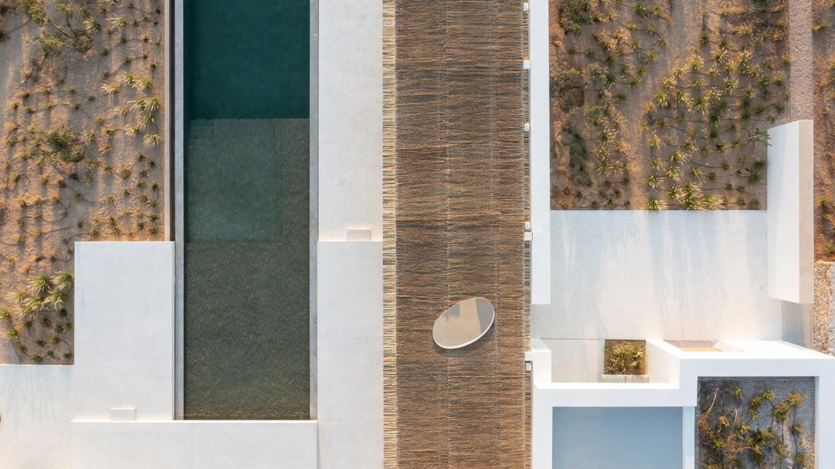 Im Sonnendach der Villa Paros ist ein Bullauge.