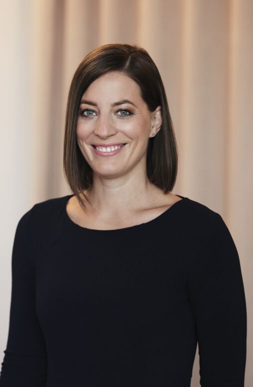 Anna Vay, CEFA