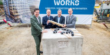 ARE und UBM legen den Grundstein für erstes Bürogebäude im Village im Dritten